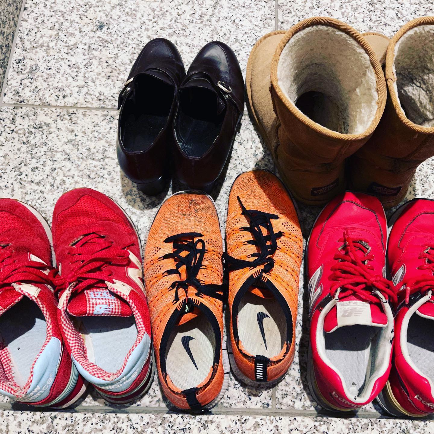古い靴を捨てる前に記念撮影。#ニューバランス #ナイキスニーカー #スニーカー
